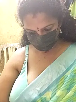 Snapshot of poojaa-rani chatting on 03.21.26 poojaa-rani online show from 03.21.26