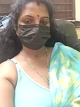 Snapshot of poojaa-rani chatting on 03.28.26 poojaa-rani online show from 03.28.26