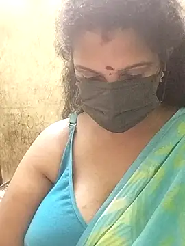 Snapshot of poojaa-rani chatting on 04.03.26 poojaa-rani online show from 04.03.26