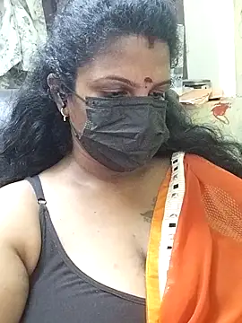 Snapshot of poojaa-rani chatting on 04.06.26 poojaa-rani online show from 04.06.26