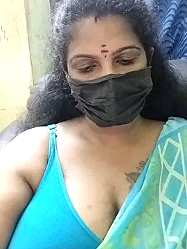 Snapshot of poojaa-rani chatting on 06.05.26 poojaa-rani online show from 06.05.26