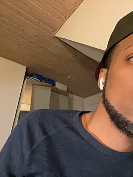 Chocolattino91 online show from 03.18.25