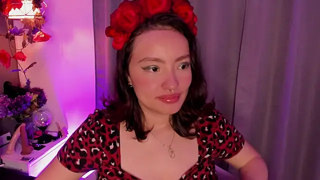 Snapshot of Angelica_Moon21 chatting on 10.12.25 Angelica Moon21 online show from 10.12.25