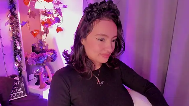 Snapshot of Angelica_Moon21 chatting on 10.19.25 Angelica Moon21 online show from 10.19.25