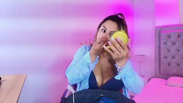 Snapshot of Lia_adamsss chatting on 05.16.26 Lia adamsss online show from 05.16.26
