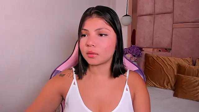 Snapshot of abby_roux chatting on 01.14.26 abby roux online show from 01.14.26