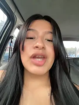 Snapshot of andrea_gomes_ chatting on 12.21.25 andrea gomes online show from 12.21.25