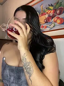 Snapshot of andrea_gomes_ chatting on 06.26.26 andrea gomes online show from 06.26.26