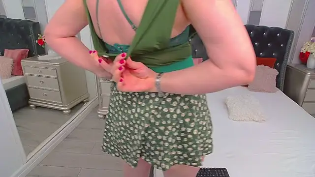 SuzzySun online show from 01.14.26