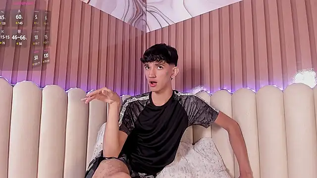 Snapshot of peachandtyron_ chatting on 03.17.25 peachandtyron  online show from 03.17.25