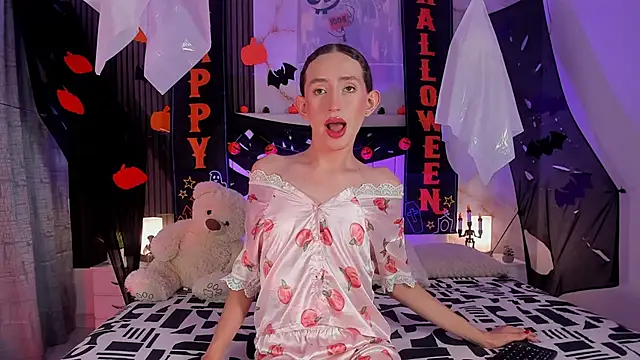 Snapshot of peachandtyron_ chatting on 10.23.25 peachandtyron  online show from 10.23.25