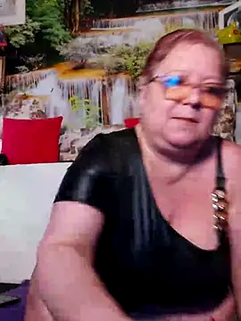 QueenPammy1 online show from 10.15.25