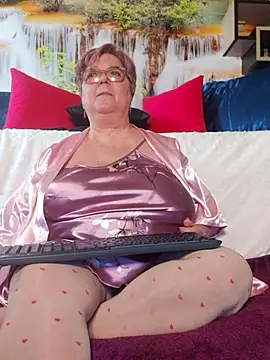 QueenPammy1 online show from 02.12.26