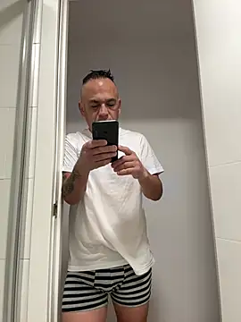 Snapshot of mateocali25 chatting on 05.16.26 mateocali25 online show from 05.16.26