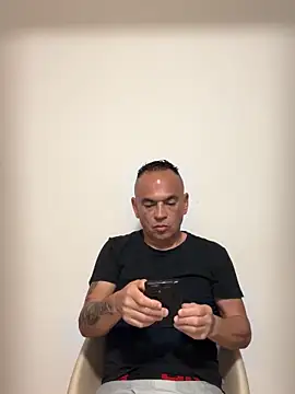 Snapshot of mateocali25 chatting on 05.25.26 mateocali25 online show from 05.25.26