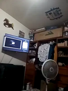 Snapshot of sxteen chatting on 09.09.25 sxteen online show from 09.09.25