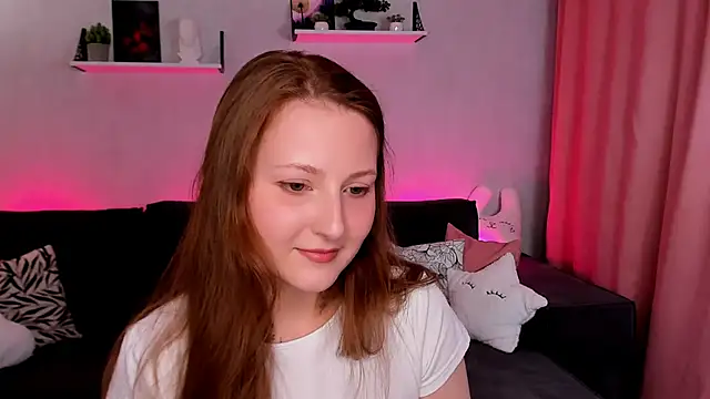 Snapshot of VelvetCherry_ chatting on 03.18.25 VelvetCherry  online show from 03.18.25