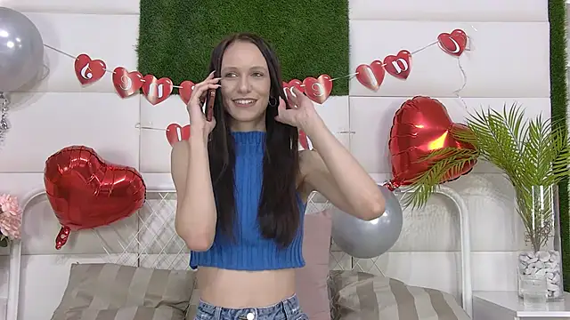 Snapshot of TaraHarris chatting on 02.13.26 TaraHarris online show from 02.13.26