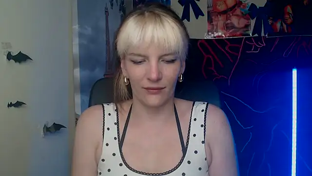 Snapshot of VanessaRey_ chatting on 05.10.26 VanessaRey online show from 05.10.26