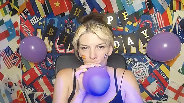 Snapshot of VanessaRey_ chatting on 07.14.26 VanessaRey online show from 07.14.26
