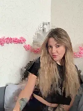 Snapshot of mollygirll chatting on 10.06.25 mollygirll online show from 10.06.25