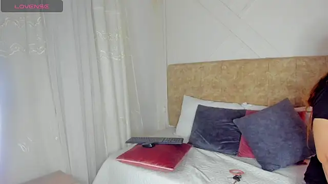 angelinarouse  online show from 10.07.25