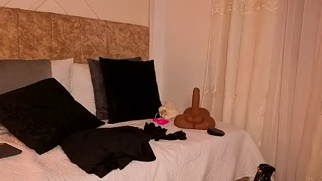 Snapshot of angelinarouse_ chatting on 02.12.26 angelinarouse online show from 02.12.26