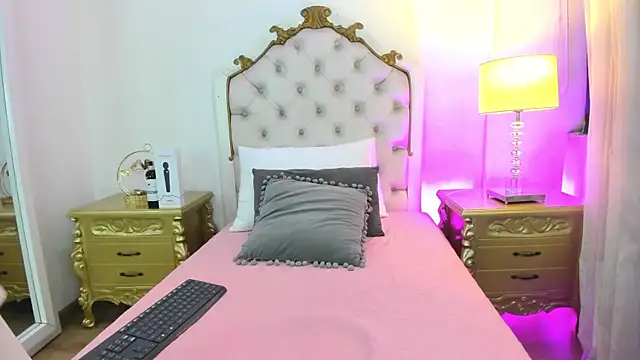 debora scoot online show from 02.13.26