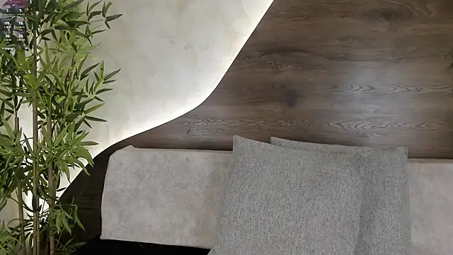 mia lacy  online show from 09.25.25