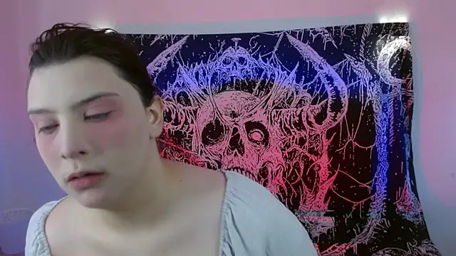 Snapshot of mikaskullcs chatting on 05.25.26 mikaskullcs online show from 05.25.26
