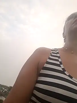 Amadamilf1980 online show from 11.22.25