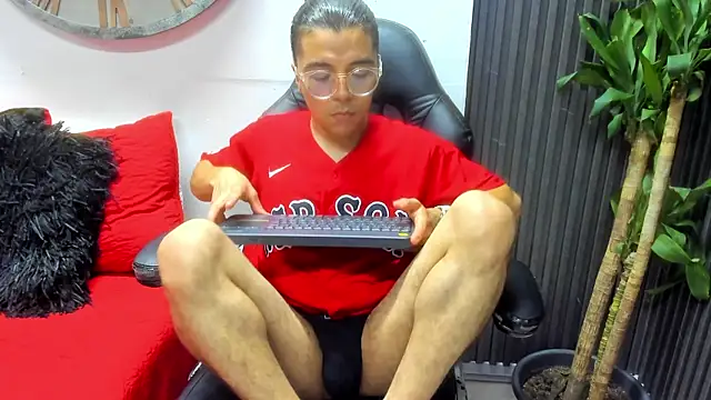 Andrew Taylor09 online show from 03.23.25