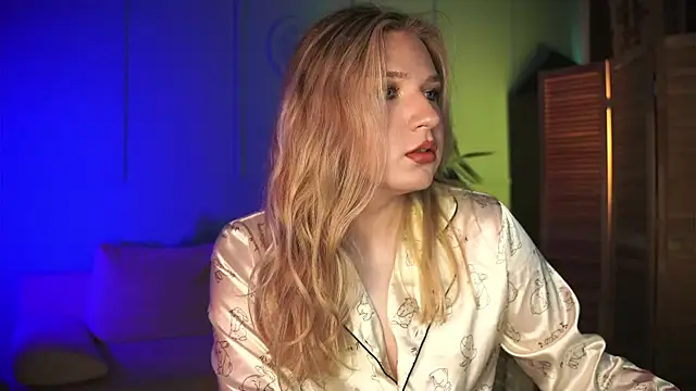 Snapshot of Jes_Solar chatting on 09.21.25 Jes Solar online show from 09.21.25
