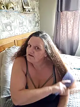 MissQueenBeex online show from 02.21.26