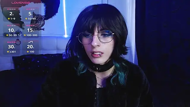 goth minerva online show from 09.17.25