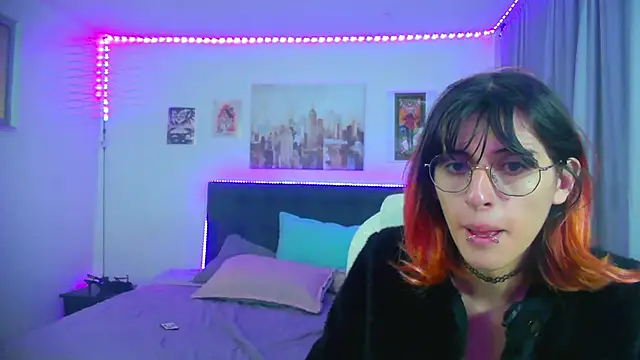Snapshot of goth_minerva chatting on 05.12.26 goth minerva online show from 05.12.26
