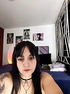 KARINNA  RAVEN online show from 10.23.25