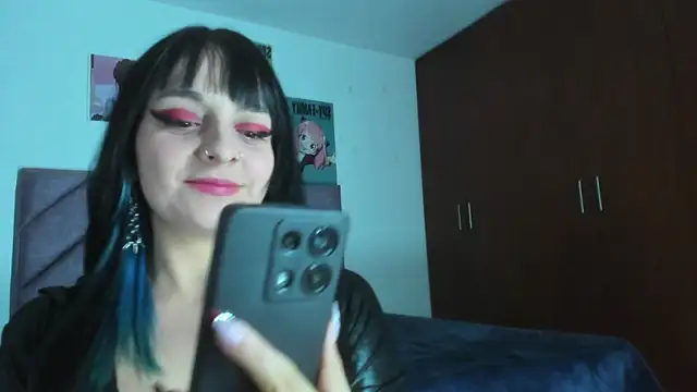 KARINNA  RAVEN online show from 11.17.25