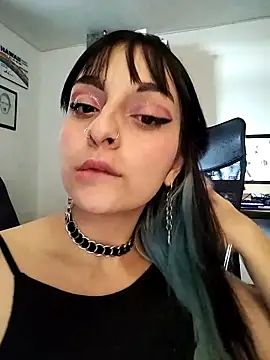 KARINNA  RAVEN online show from 11.30.25