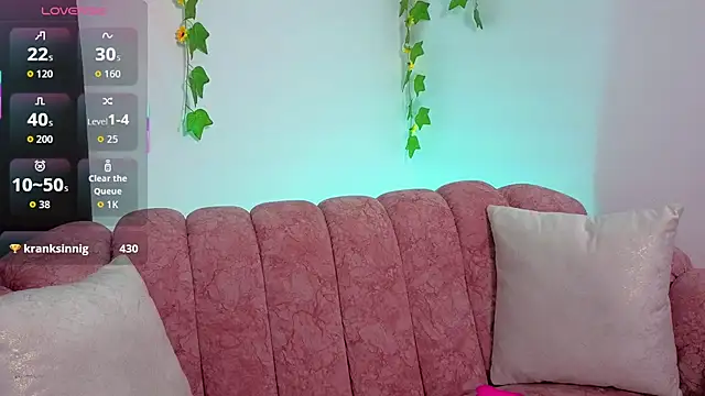 Snapshot of Daiana__prince chatting on 10.15.25 Daiana  prince online show from 10.15.25