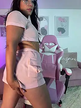 Snapshot of ariana_bae_ chatting on 03.21.25 ariana bae  online show from 03.21.25