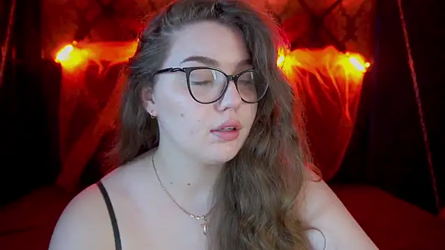 LuxSopphia online show from 10.28.25