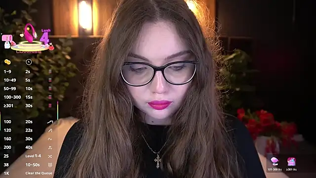 Snapshot of LuxSopphia chatting on 07.24.26 LuxSopphia online show from 07.24.26