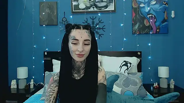 Snapshot of Velvetbat chatting on 04.20.26 Velvetbat online show from 04.20.26