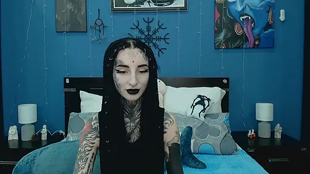 Snapshot of Velvetbat chatting on 04.23.26 Velvetbat online show from 04.23.26