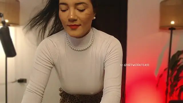 Artworktease online show from 03.12.25