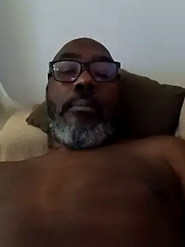 Snapshot of Bigmaumau54 chatting on 12.14.25 Bigmaumau54 online show from 12.14.25