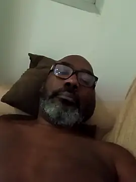 Snapshot of Bigmaumau54 chatting on 12.16.25 Bigmaumau54 online show from 12.16.25