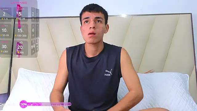 Snapshot of Hotboy21_ chatting on 10.08.25 Hotboy21  online show from 10.08.25