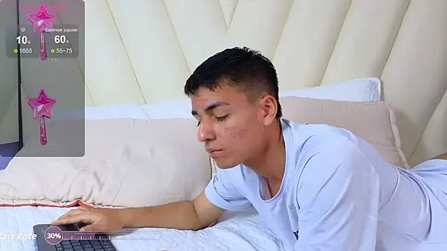 Snapshot of Hotboy21_ chatting on 10.21.25 Hotboy21  online show from 10.21.25